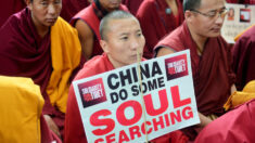 Testemunhos de abuso sexual a monjas tibetanas enquanto estavam sob custódia da polícia chinesa