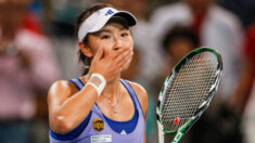Estrela do tênis Peng Shuai retira queixa de agressão sexual em entrevista
