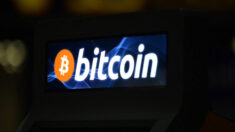 Bitcoin continua caindo, bilhões sendo retirados do mercado de criptomoedas