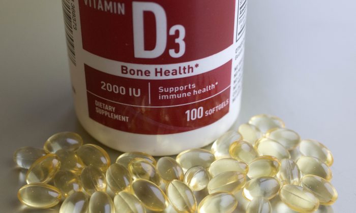 Deficiência de vitamina D está ligada a COVID-19 grave e mortal, afirma estudo