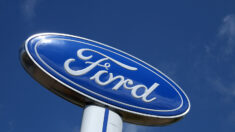 Ford reduz produção de veículos por escassez de chips