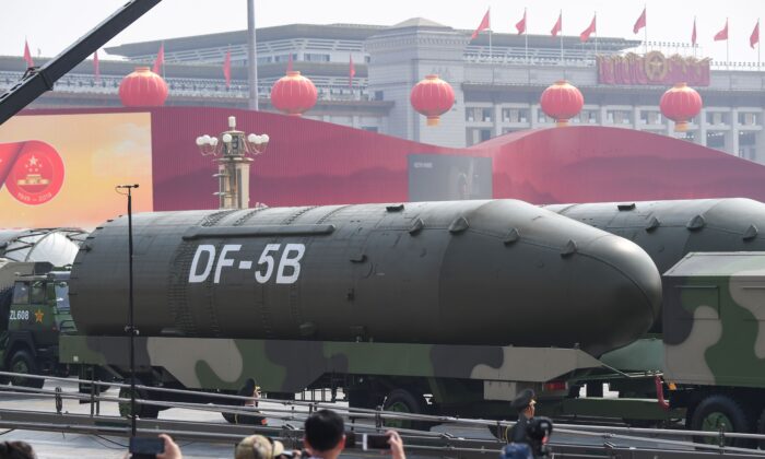 EUA enfrenta ameaças nucleares da China e da Rússia como nunca, diz Almirante