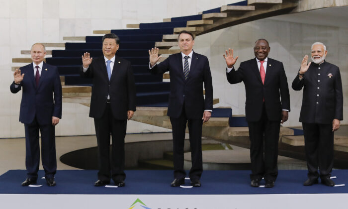 China e Rússia pressionam por maior cooperação do BRICS
