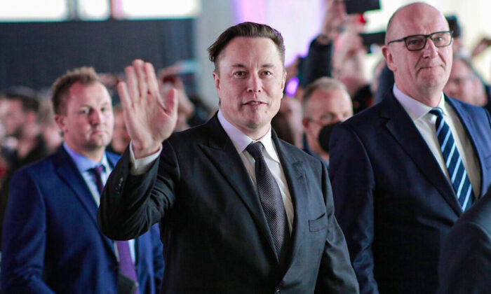 Elon Musk espera que a recessão nos EUA dure muito tempo, mas será ‘relativamente leve’