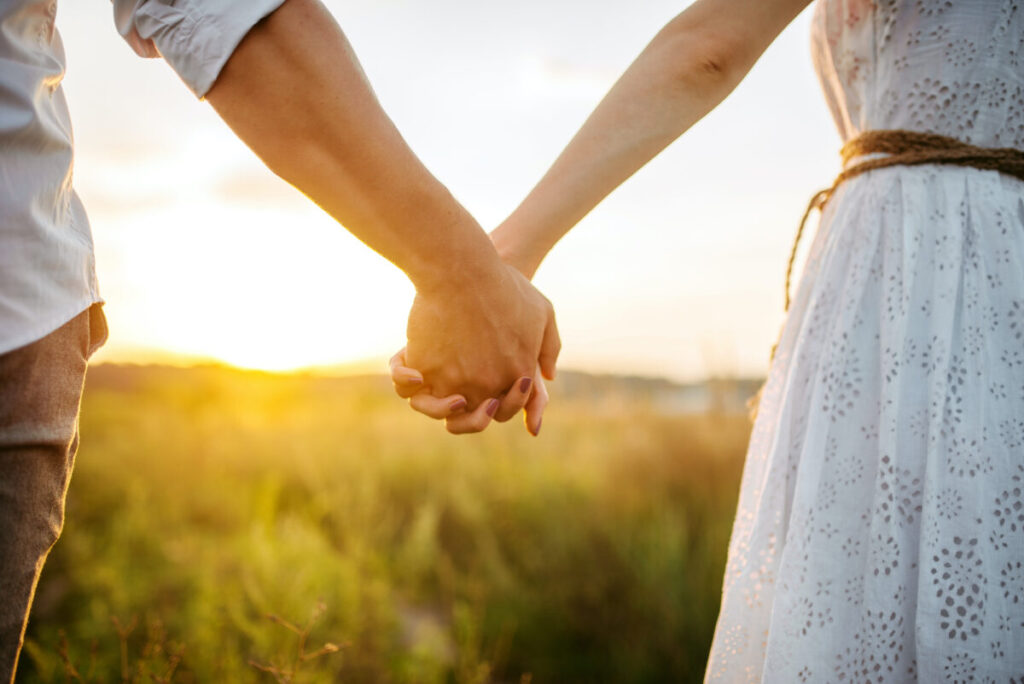 Uma relação saudável entre marido e esposa vai em direção à tradição divina (Nomad_Soul/Shutterstock)