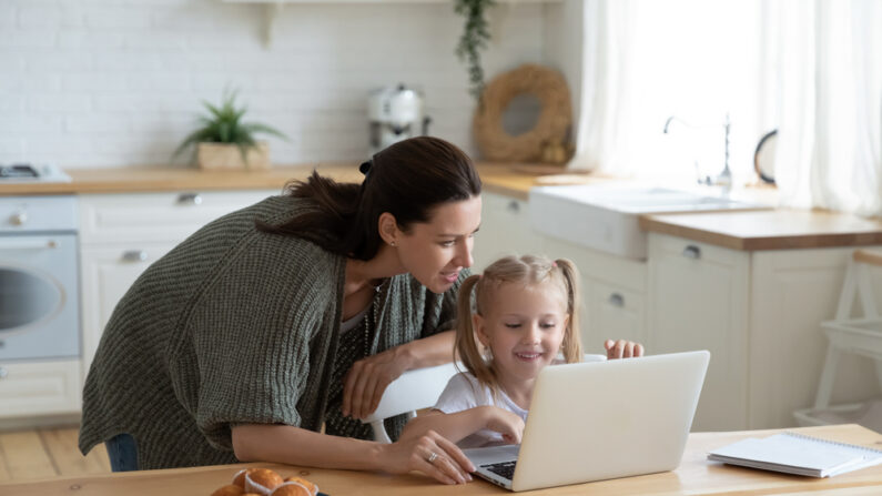 Estresse causado pela distração digital está prejudicando nossos filhos (Shutterstock)
