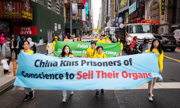 Regime chinês matou adepto do Falun Gong para extrair seu fígado, afirma testemunha