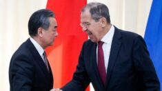 Sergei Lavrov evoca Guerra Fria e diz que Rússia voltou ao “Oriente”