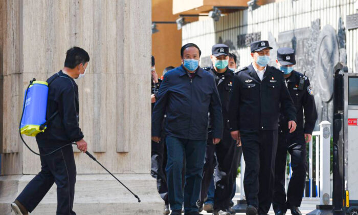 Partido Comunista coloca policiais como vice-diretores de escolas em toda China