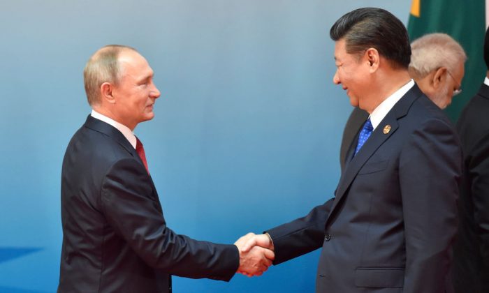 Pequim expressa ainda mais apoio a Putin e reitera soberania no Estreito de Taiwan