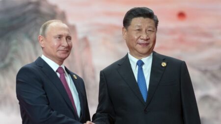 China ignora morte de Navalny na Rússia: “Assunto interno”