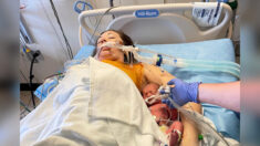 Mãe com condição cardíaca crítica vê sinais vitais melhorarem quando recém-nascido é colocado em seus braços