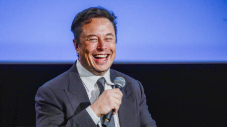 Elon Musk diz que mundo precisa de petróleo e gás ou ‘a civilização vai desmoronar’