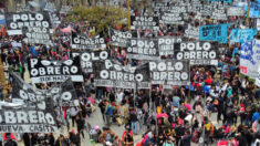 Crise na Argentina: protestos, racionamento de alimentos e saques em supermercados
