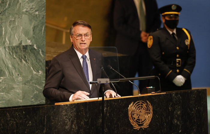 O presidente do Brasil, Jair Messias Bolsonaro, participa da Assembleia Geral da ONU, em 20 de setembro de 2022, em Nova Iorque (EFE/Jason Szenes)