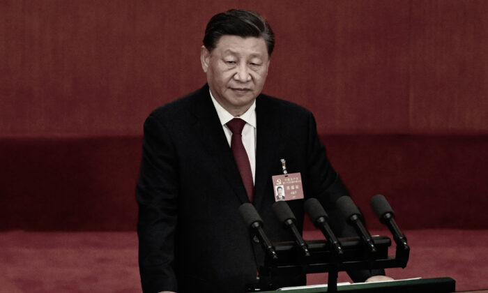 O líder chinês Xi Jinping faz um discurso durante a sessão de abertura de uma conferência política de 5 anos do Partido Comunista Chinês em Pequim, em 16 de outubro de 2022 (Noel Celis/AFP via Getty Images)