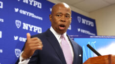 Prefeito de Nova Iorque declara estado de emergência devido à ‘crise’ da imigração ilegal