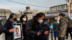 Crematórios e hospitais da China sobrecarregados com o aumento da COVID em todo o país