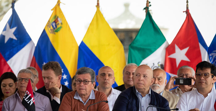 El gobierno colombiano y el ELN retomarán diálogo el 13 de febrero en México |  gobierno de colombia |  Ejército de Liberación Nacional |  gustavo petro
