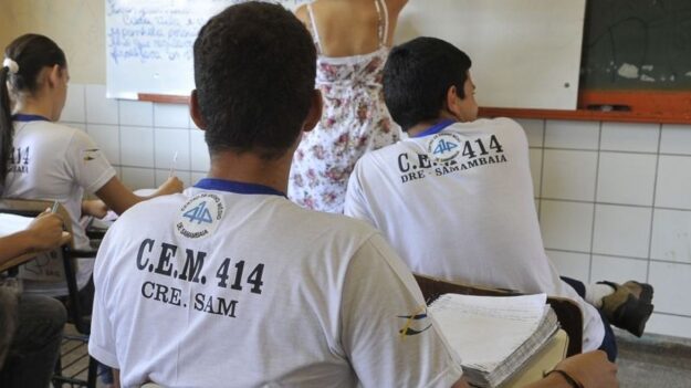 PSOL aciona STF para barrar escolas cívico-militares em São Paulo