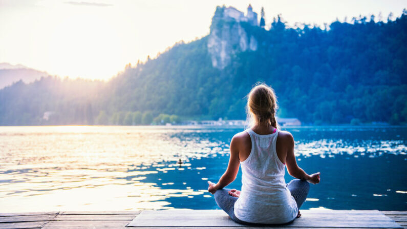 Meditação ((Microgen/Shutterstock)