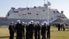 Marinha dos EUA suspende mandato de vacina COVID-19 para alocação de marinheiros