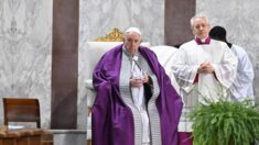 Papa Francisco não lê discurso e cancela audiência devido forte resfriado