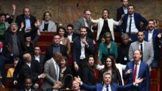 Primeira moção de censura contra governo da França é apresentada