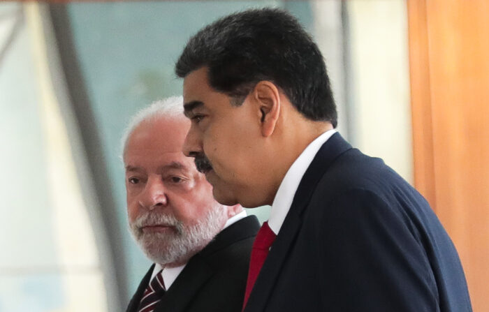 O presidente do Brasil, Luiz Inácio Lula da Silva, recebe o ditador venezuelano, Nicolás Maduro (EFE/André Borges)