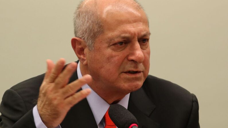 Ex-ministro do Planejamento Paulo Bernardo Silva fala na CPI BNDES da Câmara dos Deputados (© Fabio Rodrigues Pozzebom/Agência Brasil)