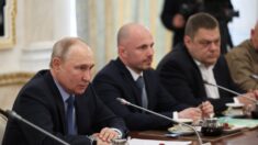 Putin adverte que criará “zona sanitária” na fronteira se Ucrânia continuar com “ataques”