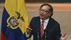 Colômbia ordena expulsão de diplomatas argentinos por ofensas de Milei a Petro