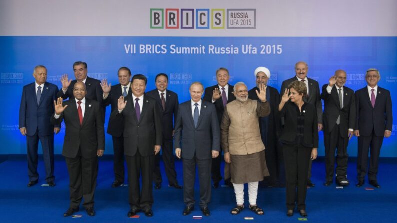 Líderes dos BRICS e da Organização de Cooperação de Xangai (SCO) durante as Cúpulas BRICS/SCO em Ufa, Rússia, em 10 de julho de 2015. (Alexander Vilf/Ria Novosti via Getty Images)

