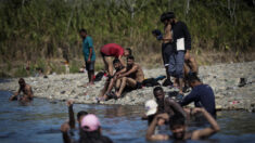 Mais de 200 mil migrantes cruzaram selva no Panamá em 2023, um número sem precedentes