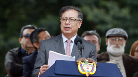 Petro diz que MP da Colômbia deixou culpados por corrupção em caso Odebrecht fugirem