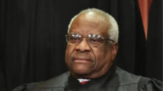 Mais de 100 ex-funcionários do juiz da Suprema Corte, Clarence Thomas, defendem sua integridade