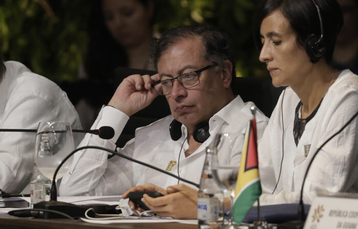 O presidente colombiano Gustavo Petro participa da sessão de abertura da Cúpula da Amazônia hoje em Belém (EFE/Antonio Lacerda)