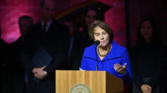 Governadora de Massachusetts declara emergência devido ao fluxo de imigrantes