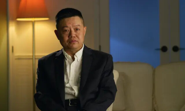 Dr. Zheng Zhi durante uma entrevista em Toronto, Canadá, em 31 de julho de 2023 (Yi Ling/The Epoch Times)