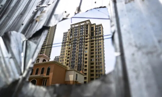 Edifícios de apartamentos inacabados na cidade de Xinzheng, em Zhengzhou, província de Henan, em 20 de junho de 2023. (Pedro Pardo/AFP via Getty Images)