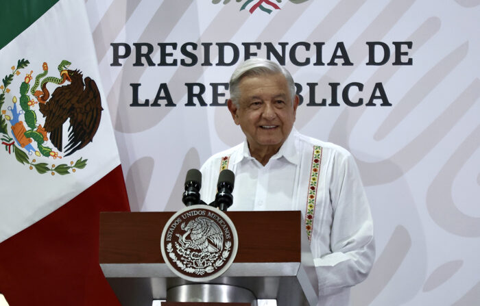 O presidente do México, Andrés Manuel López Obrador, discursa durante o quinto relatório do governo, no estado de Campeche, no México (EFE/Lorenzo Hernández)