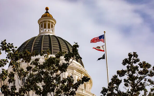 Edifício do Capitólio do Estado da Califórnia em Sacramento em 18 de abril de 2022. (John Fredricks/The Epoch Times)
