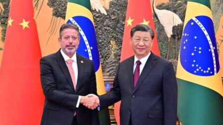 Xi Jinping recebe Arthur Lira em Pequim e pede mais cooperação entre China e Brasil
