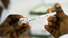 FDA deve retirar vacina contra COVID-19 “adulterada” da Pfizer: Robert Malone