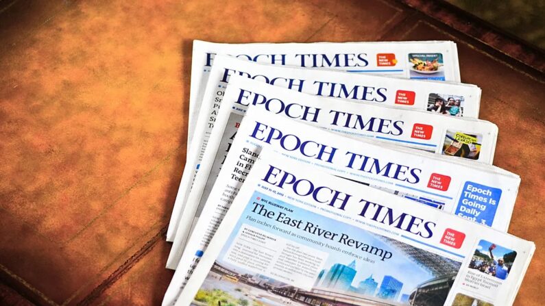 Versão impressa do Epoch Times de 2013 (Seth Holehouse/Epoch Times)