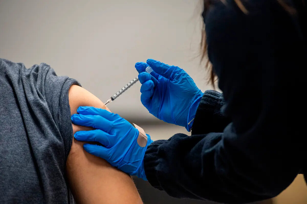 O ex-apresentador da CNN, diz que a vacina contra a COVID-19 é prejudicial: “Eu próprio estou doente”