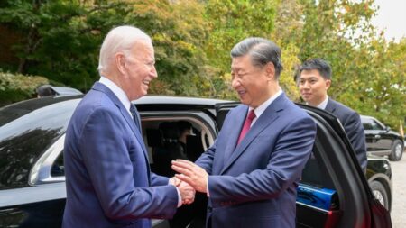 China tacha Biden como “irresponsável” por voltar a chamar Xi Jinping de “ditador”