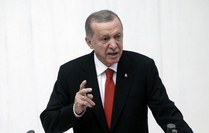 Imagem de arquivo do presidente da Turquia, o islâmico Recep Tayyip Erdogan. (EFE/EPA/NECATI SAVAS)