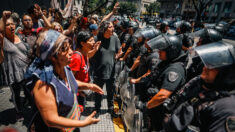 Sindicatos e organizações da Argentina fazem nova passeata contra decreto de Milei