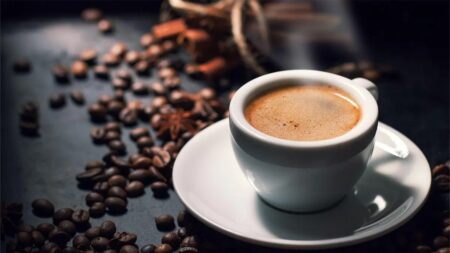 1 a 2 xícaras de café podem inibir a infecção por COVID: Estudo
